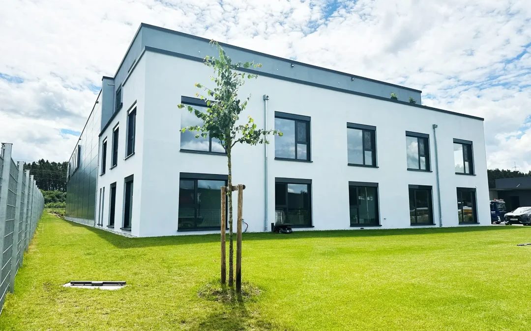 Lagerhalle mit Verwaltungsgebäude in Georgensgmünd